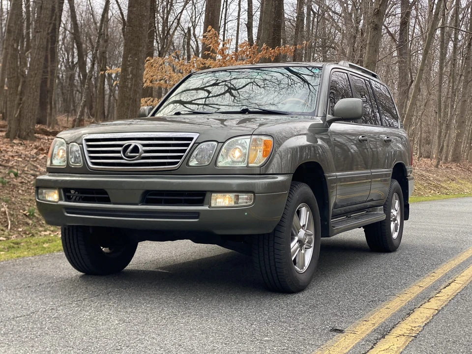 2006 Lexus LX 2nd Gen - Image 5 of 31
