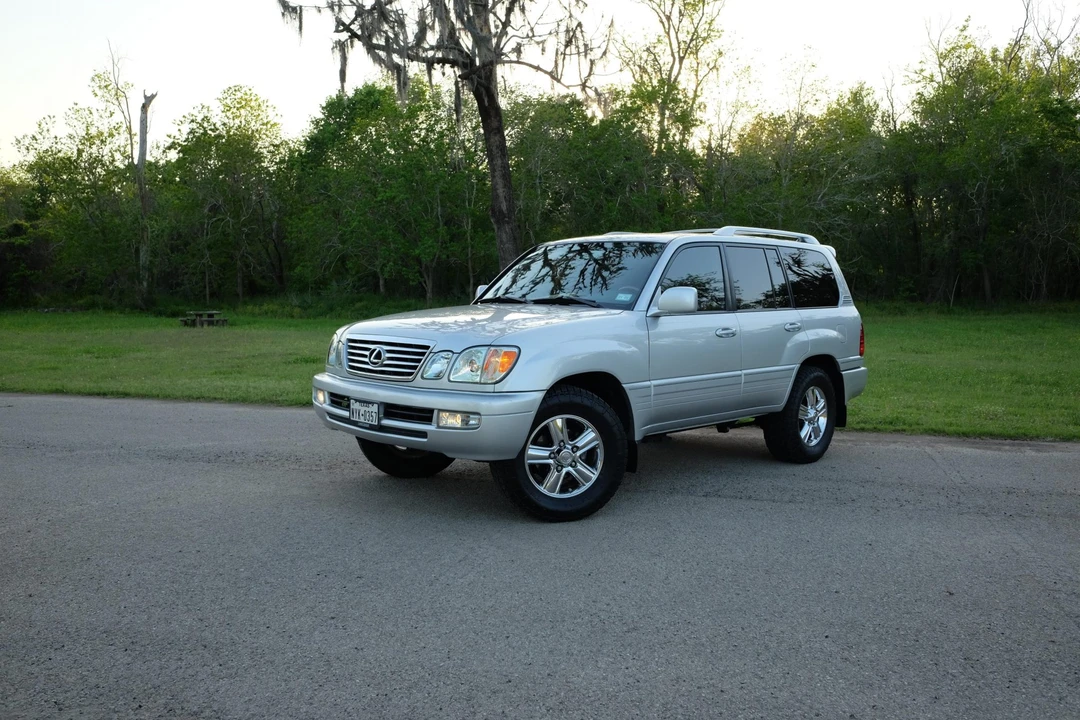 2006 Lexus LX 2nd Gen - Image 4 of 31