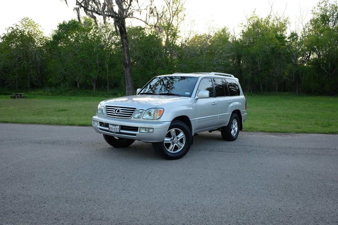 2006 Lexus LX 2nd Gen - Image 5 of 31