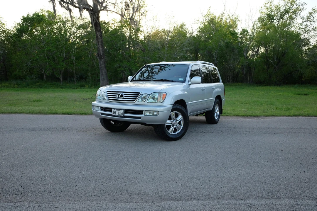 2006 Lexus LX 2nd Gen - Image 6 of 31