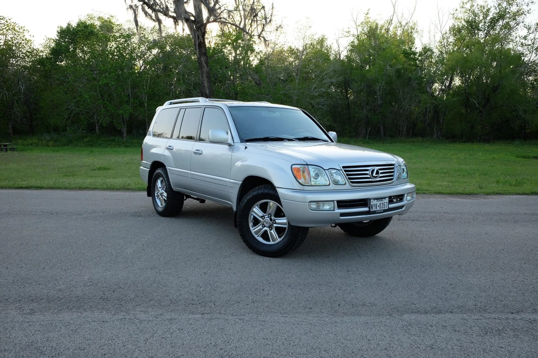 2006 Lexus LX 2nd Gen - Image 14 of 31