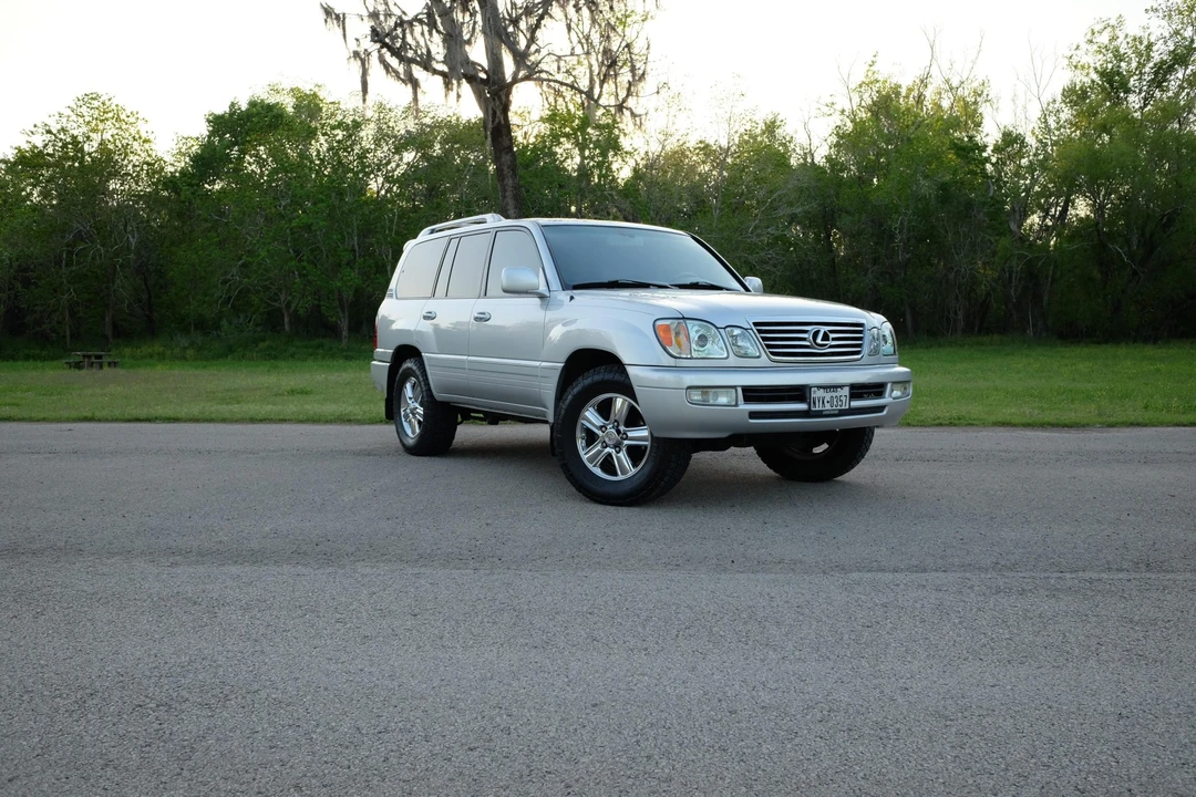 2006 Lexus LX 2nd Gen - Image 15 of 31