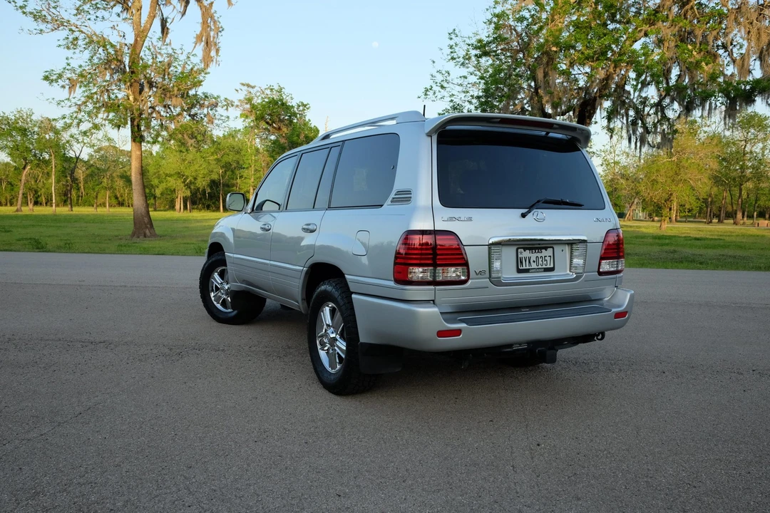 2006 Lexus LX 2nd Gen - Image 27 of 31