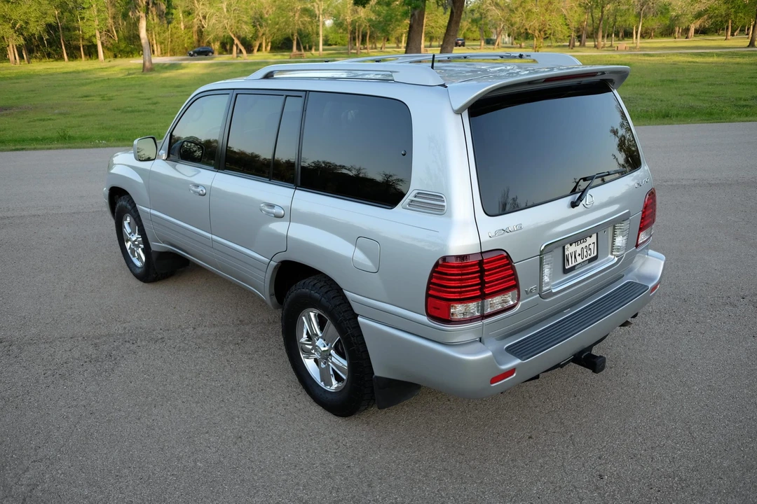 2006 Lexus LX 2nd Gen - Image 28 of 31