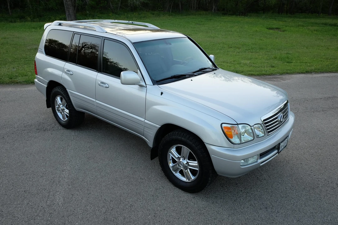 2006 Lexus LX 2nd Gen - Image 17 of 31