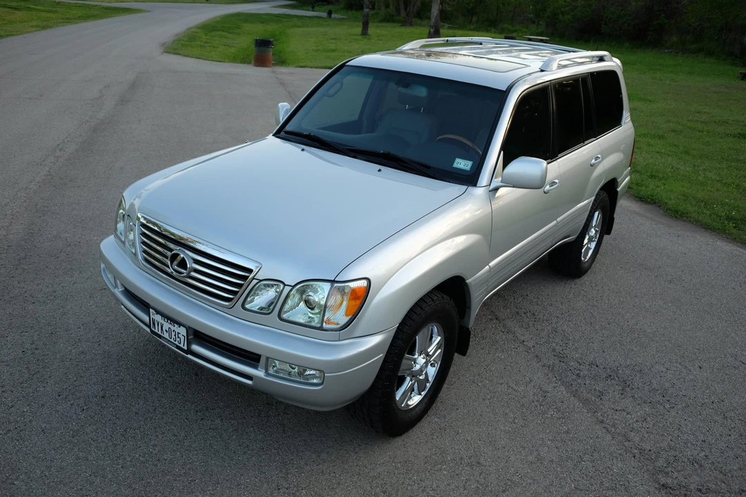 2006 Lexus LX 2nd Gen - Image 8 of 31