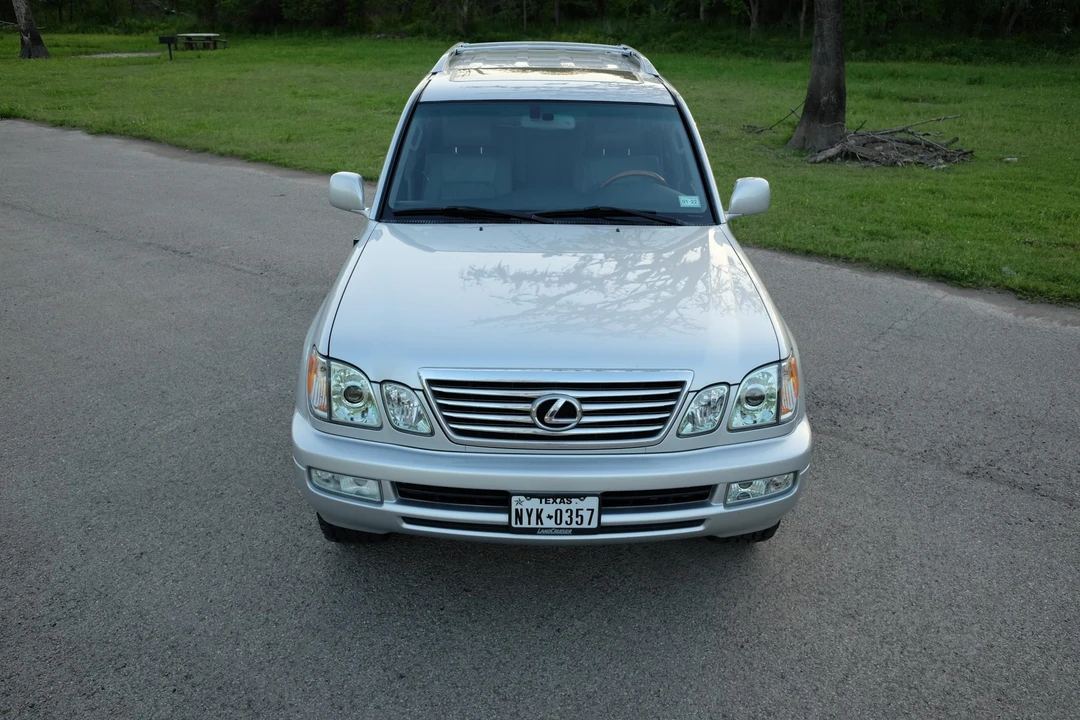 2006 Lexus LX 2nd Gen - Image 9 of 31
