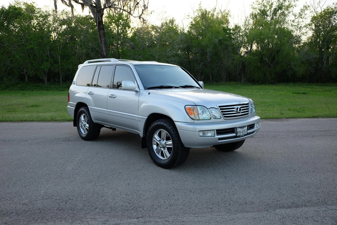 2006 Lexus LX 2nd Gen - Image 16 of 31
