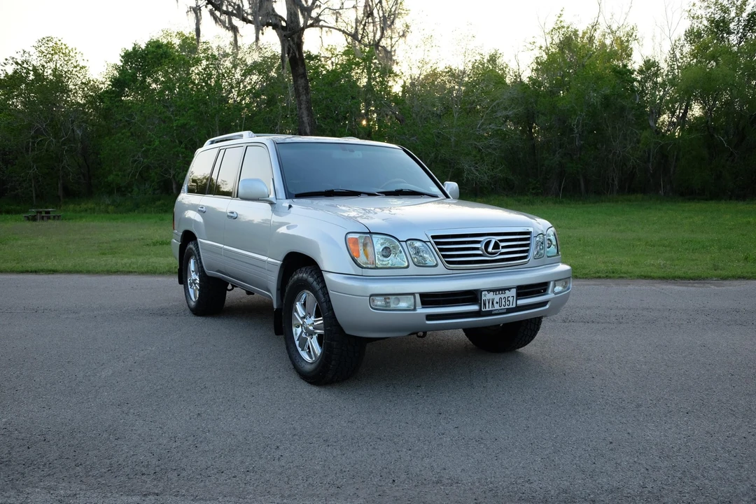 2006 Lexus LX 2nd Gen - Image 12 of 31