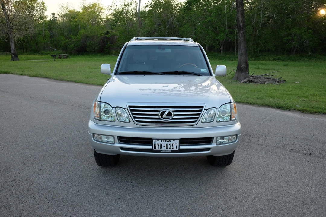 2006 Lexus LX 2nd Gen - Image 10 of 31