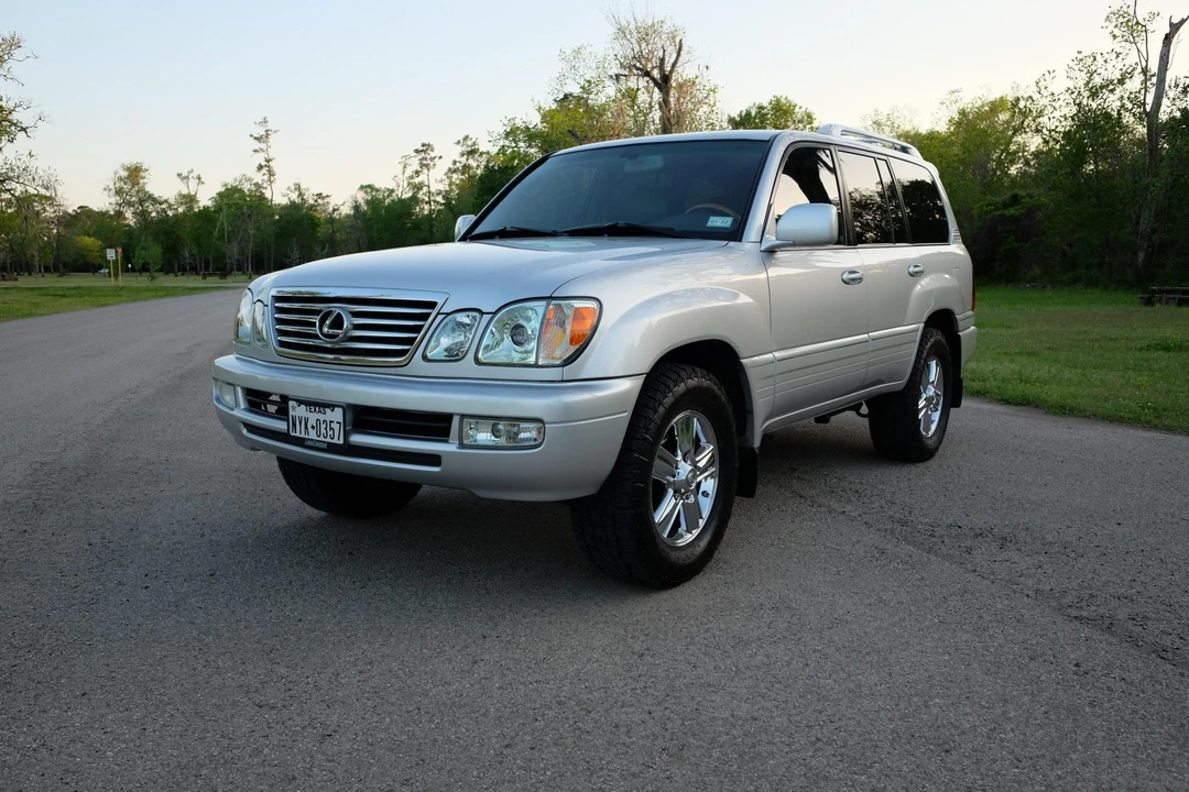 2006 Lexus LX 2nd Gen - Image 7 of 31