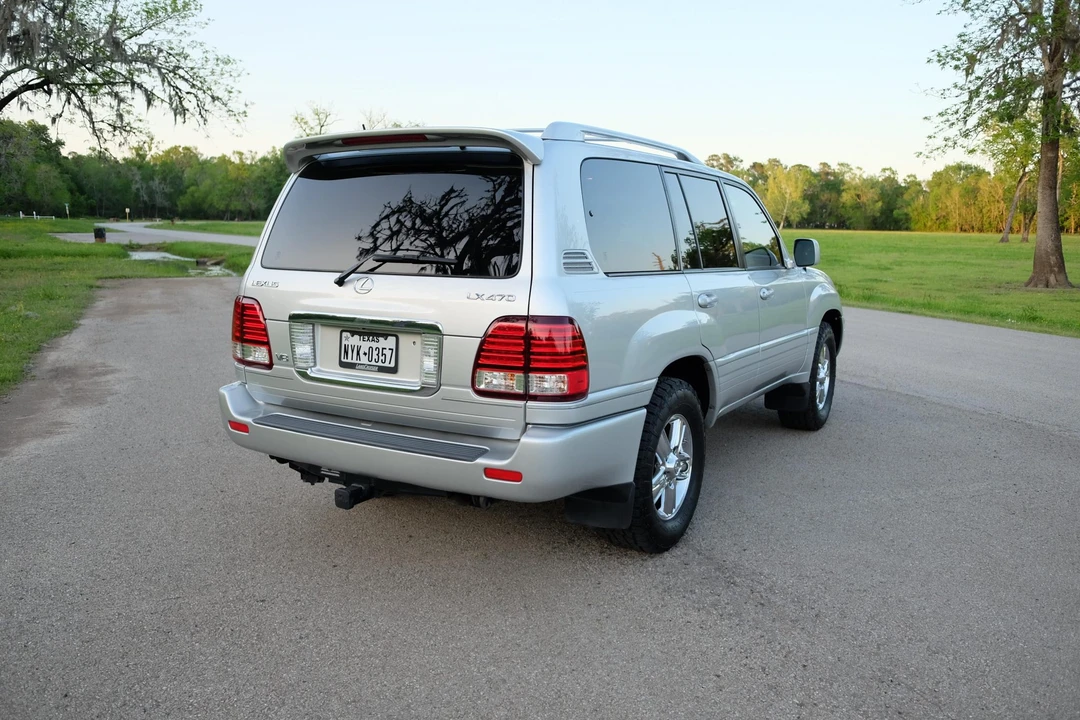 2006 Lexus LX 2nd Gen - Image 21 of 31