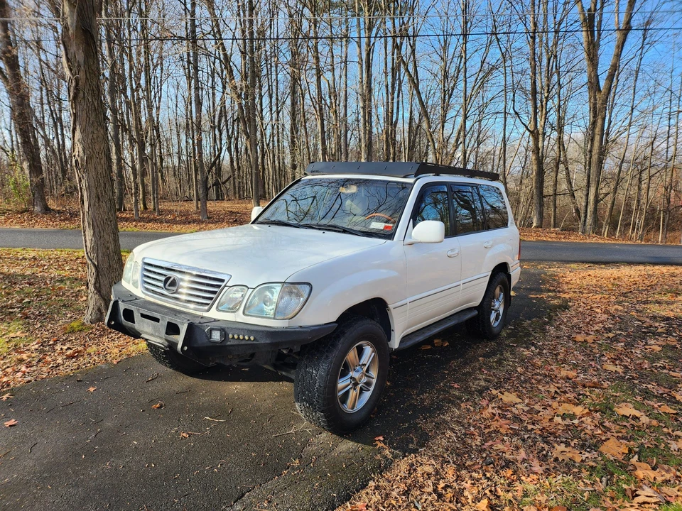 2006 Lexus LX 2nd Gen - Image 2 of 31