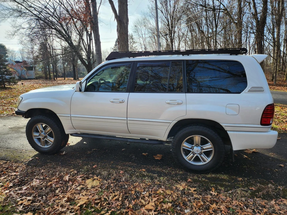 2006 Lexus LX 2nd Gen - Image 12 of 31