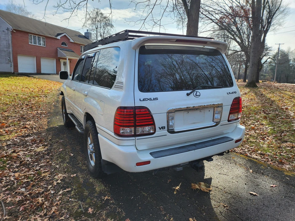2006 Lexus LX 2nd Gen - Image 10 of 31