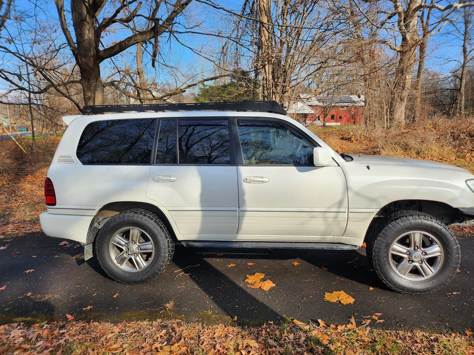 2006 Lexus LX 2nd Gen - Image 6 of 31