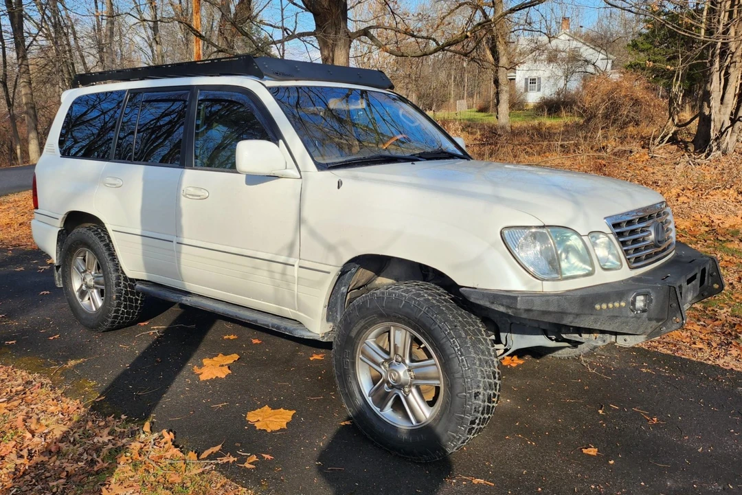 2006 Lexus LX 2nd Gen - Image 5 of 31
