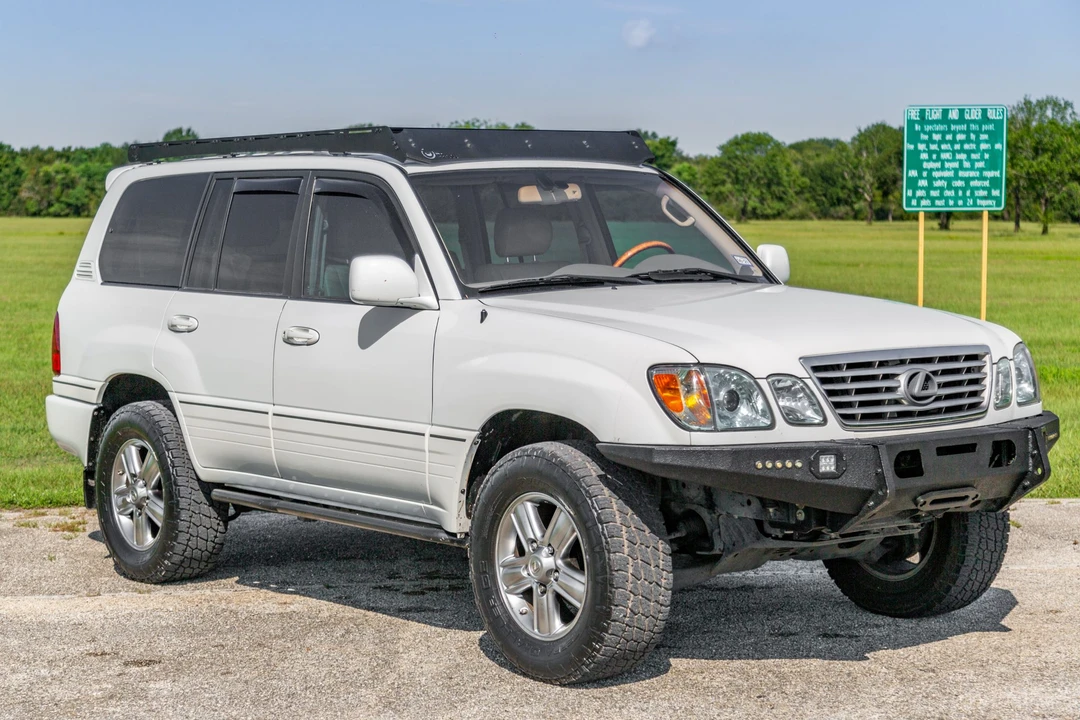 2006 Lexus LX 2nd Gen - Image 9 of 31