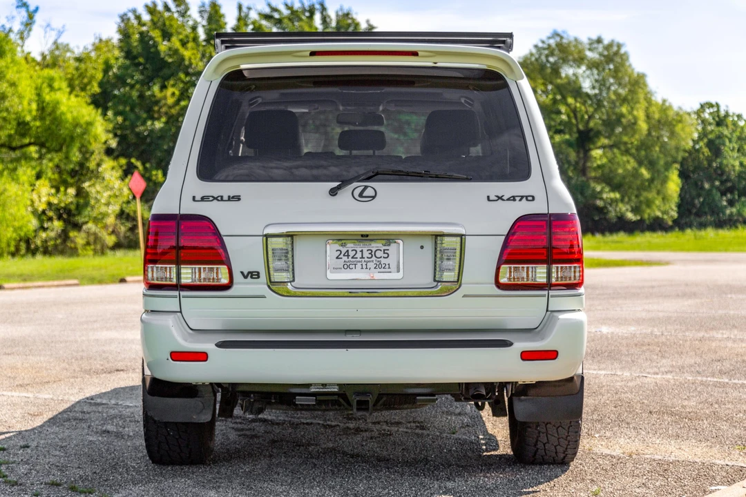 2006 Lexus LX 2nd Gen - Image 5 of 31