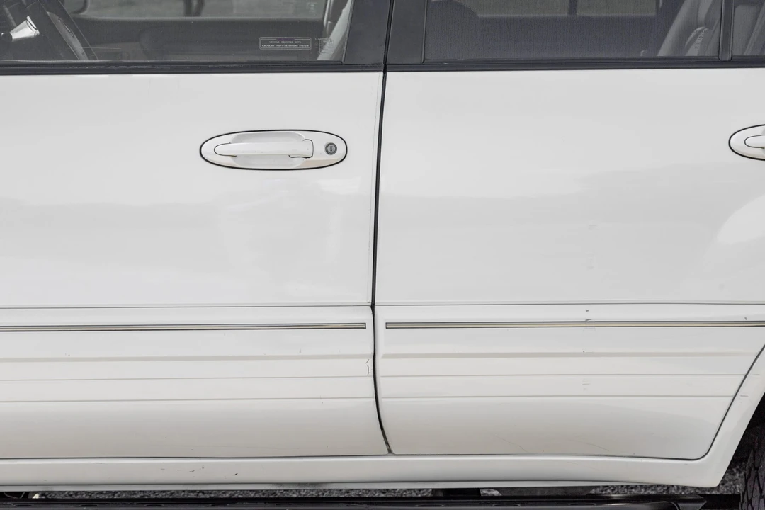 2006 Lexus LX 2nd Gen - Image 23 of 31