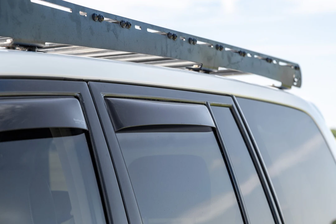 2006 Lexus LX 2nd Gen - Image 28 of 31