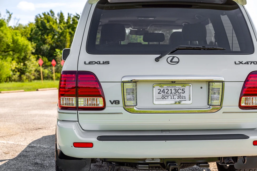 2006 Lexus LX 2nd Gen - Image 18 of 31