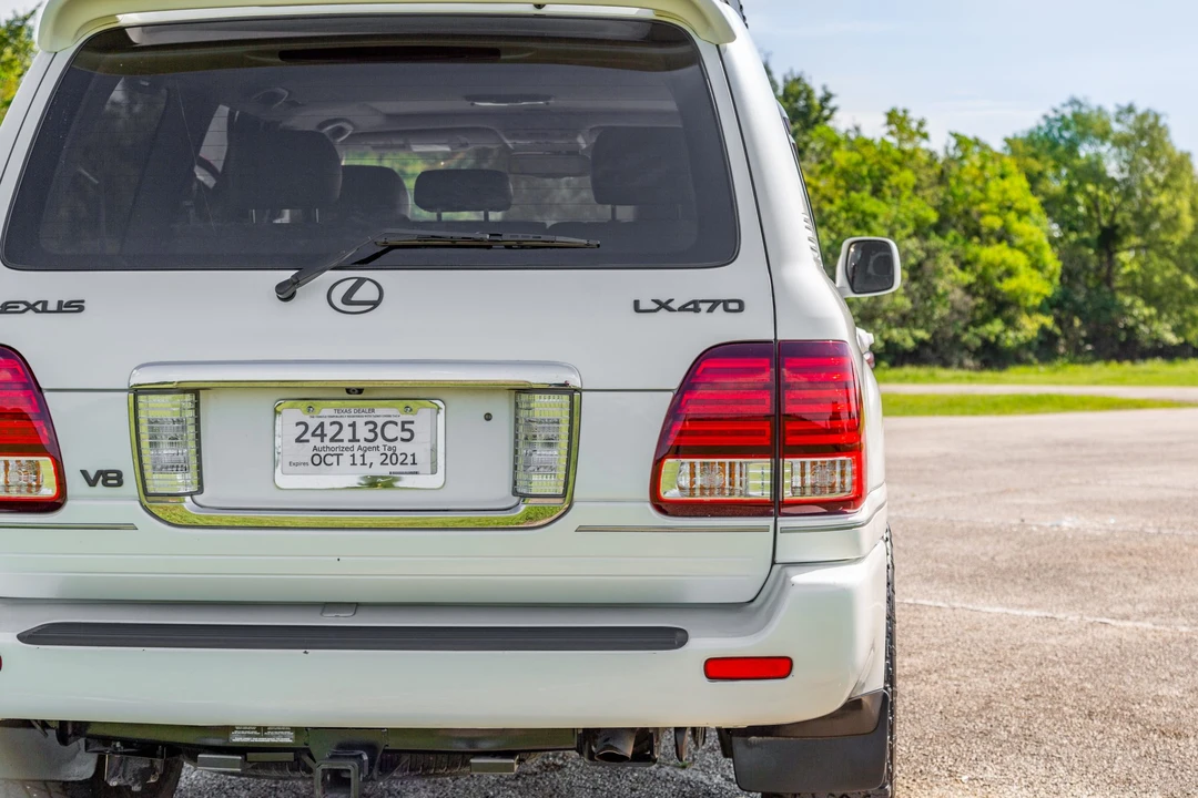 2006 Lexus LX 2nd Gen - Image 19 of 31