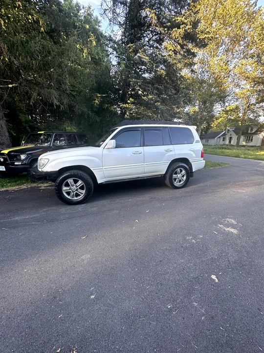 2006 Lexus LX 2nd Gen - Image 14 of 31