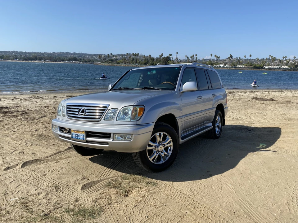 2006 Lexus LX 2nd Gen - Image 14 of 31