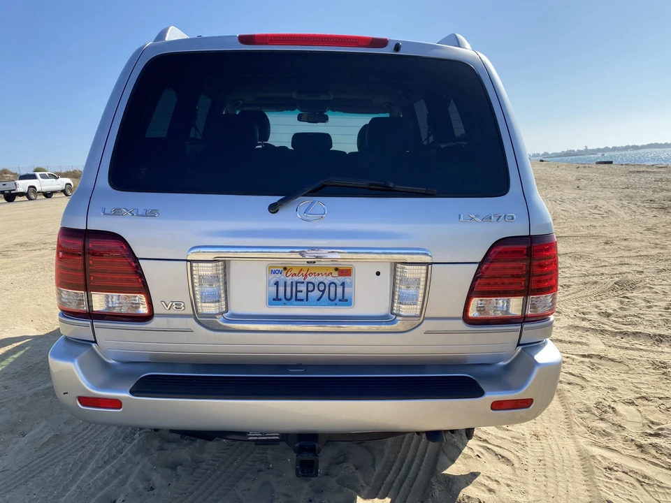 2006 Lexus LX 2nd Gen - Image 11 of 31
