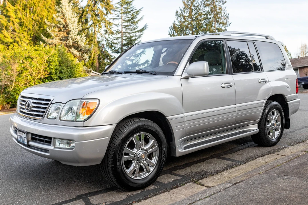 2006 Lexus LX 2nd Gen - Image 2 of 31