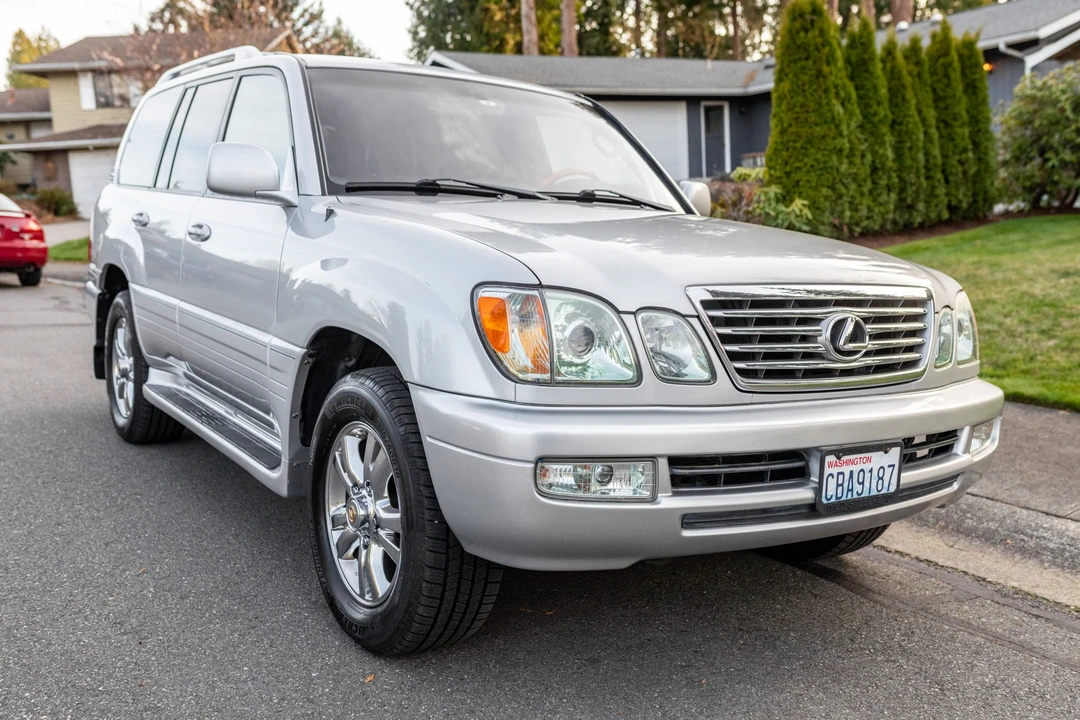 2006 Lexus LX 2nd Gen - Image 9 of 31