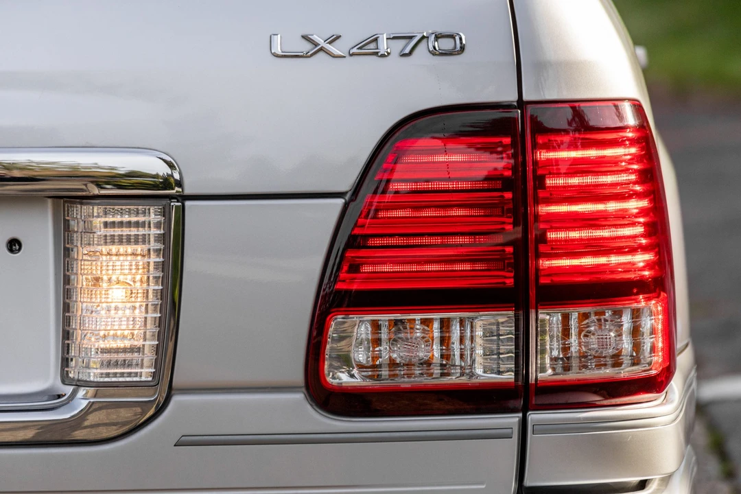 2006 Lexus LX 2nd Gen - Image 30 of 31