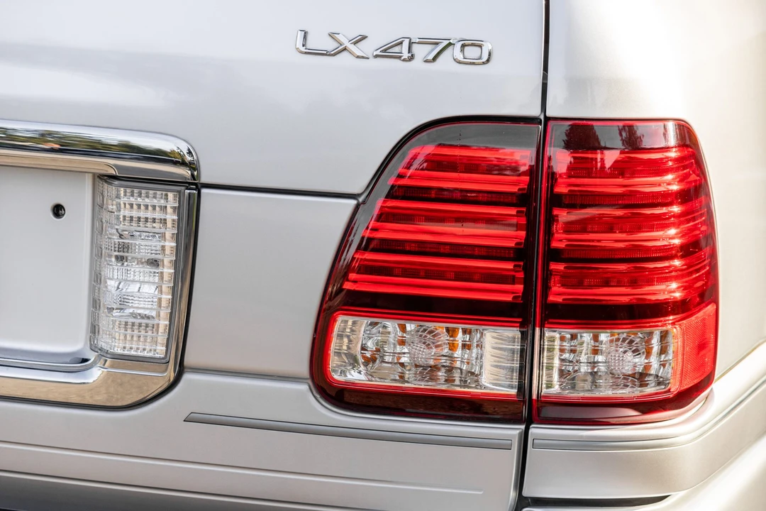 2006 Lexus LX 2nd Gen - Image 29 of 31