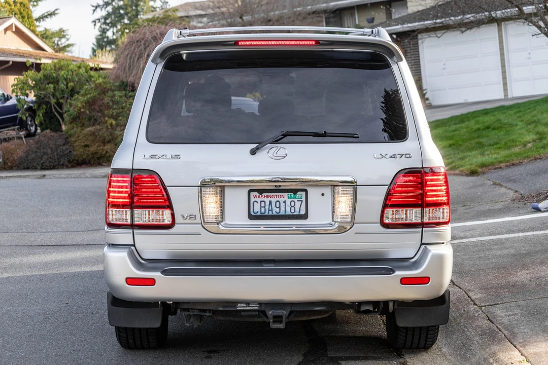 2006 Lexus LX 2nd Gen - Image 6 of 31