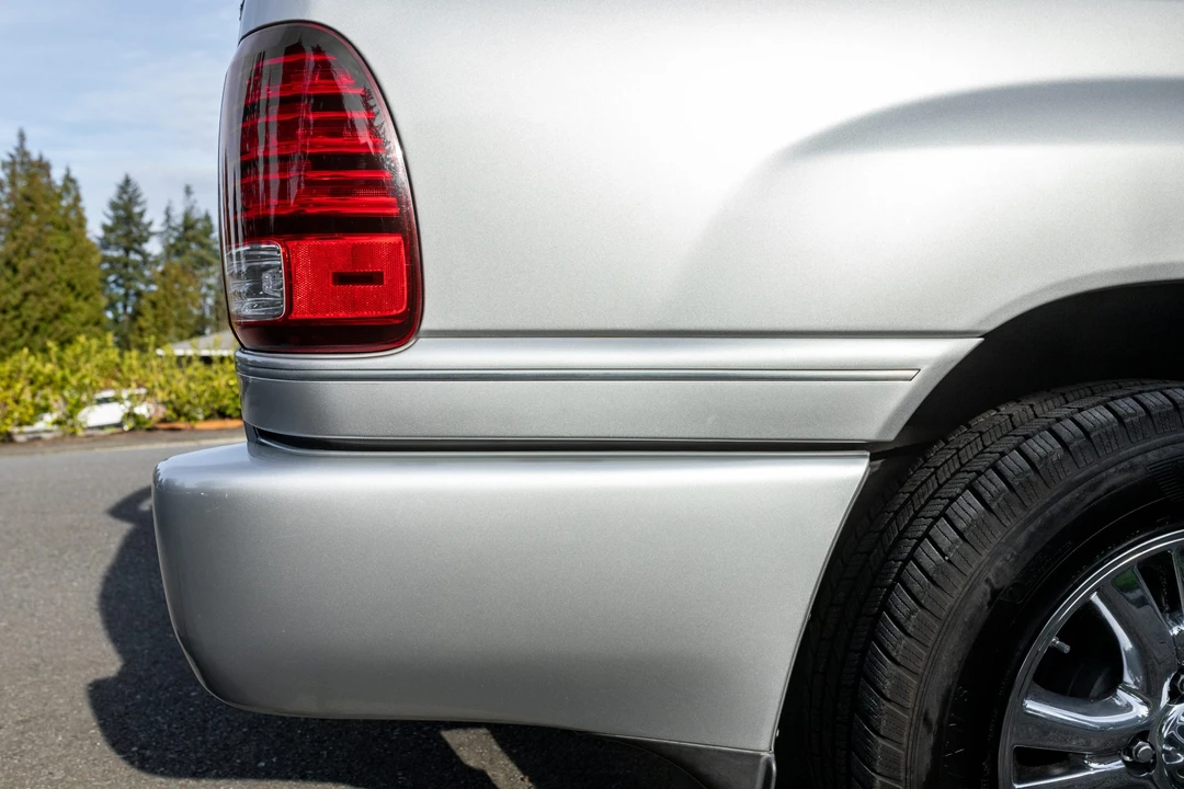 2006 Lexus LX 2nd Gen - Image 15 of 31