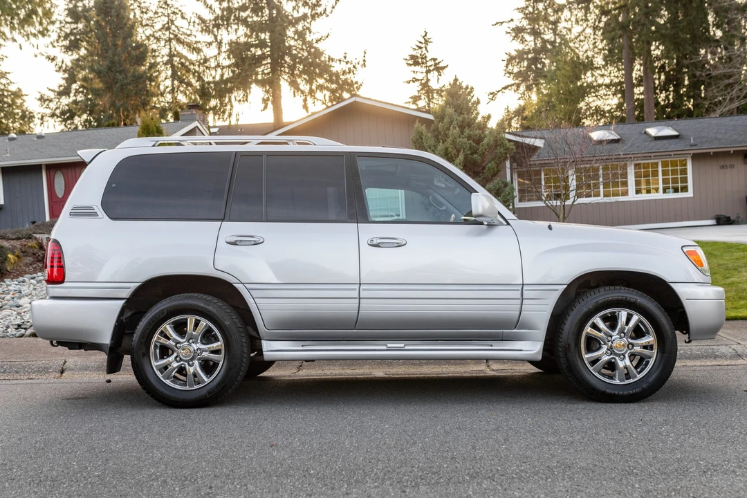 2006 Lexus LX 2nd Gen - Image 8 of 31