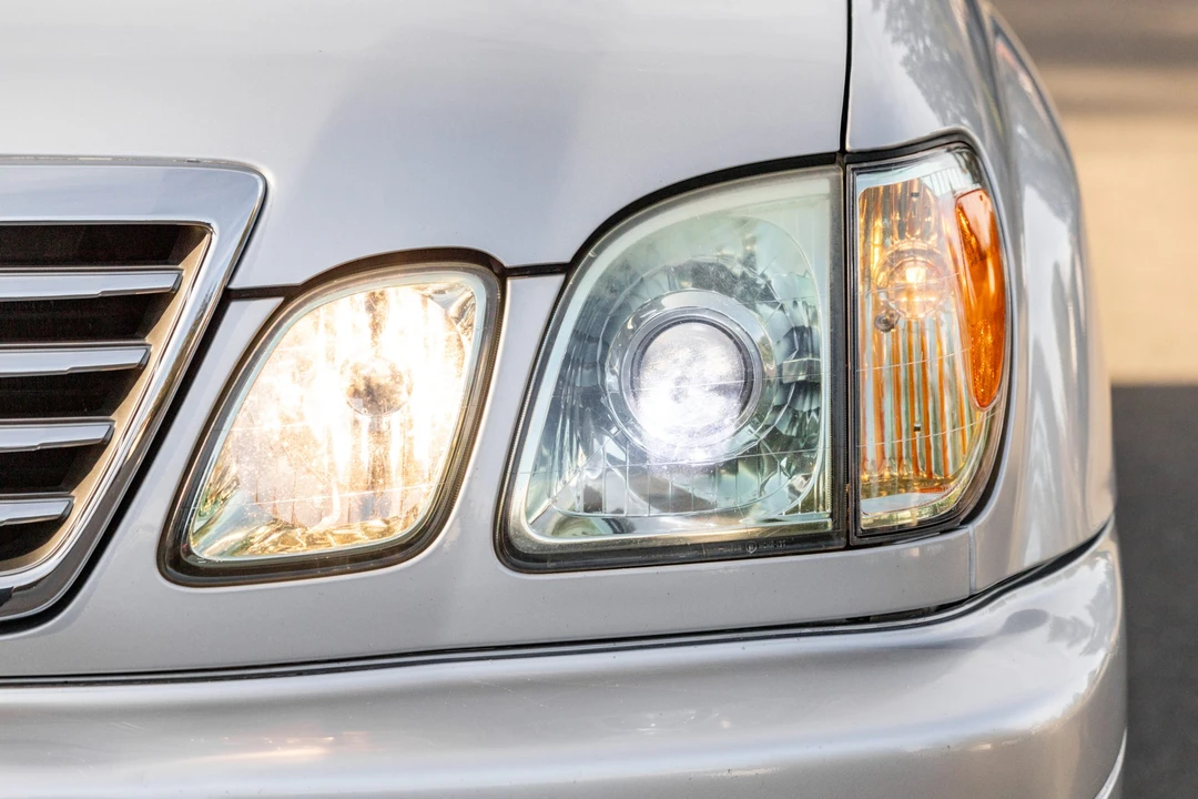 2006 Lexus LX 2nd Gen - Image 21 of 31