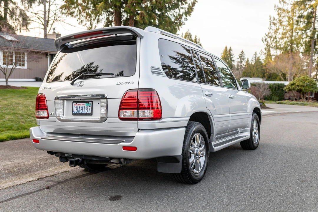 2006 Lexus LX 2nd Gen - Image 7 of 31
