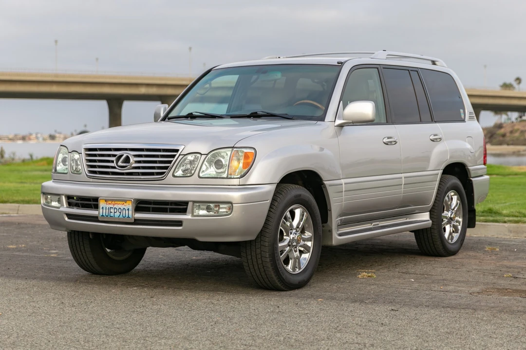 2006 Lexus LX 2nd Gen - Image 2 of 31