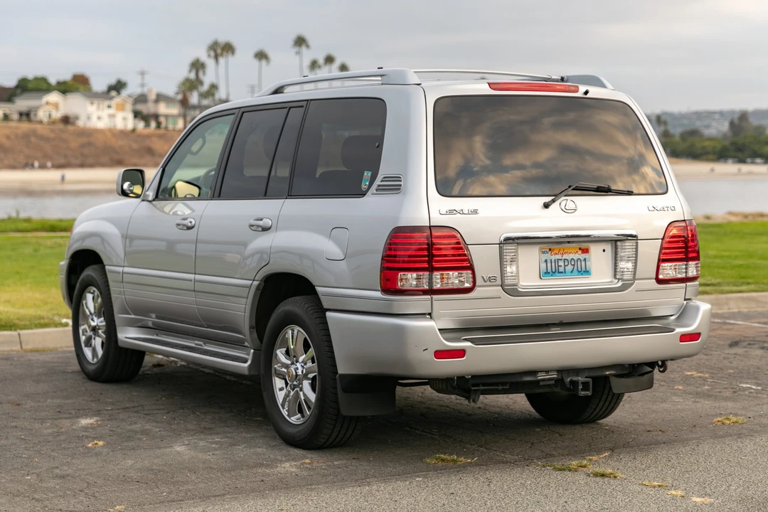 2006 Lexus LX 2nd Gen - Image 9 of 31