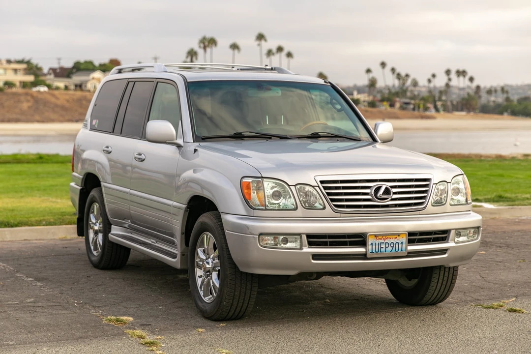 2006 Lexus LX 2nd Gen - Image 5 of 31