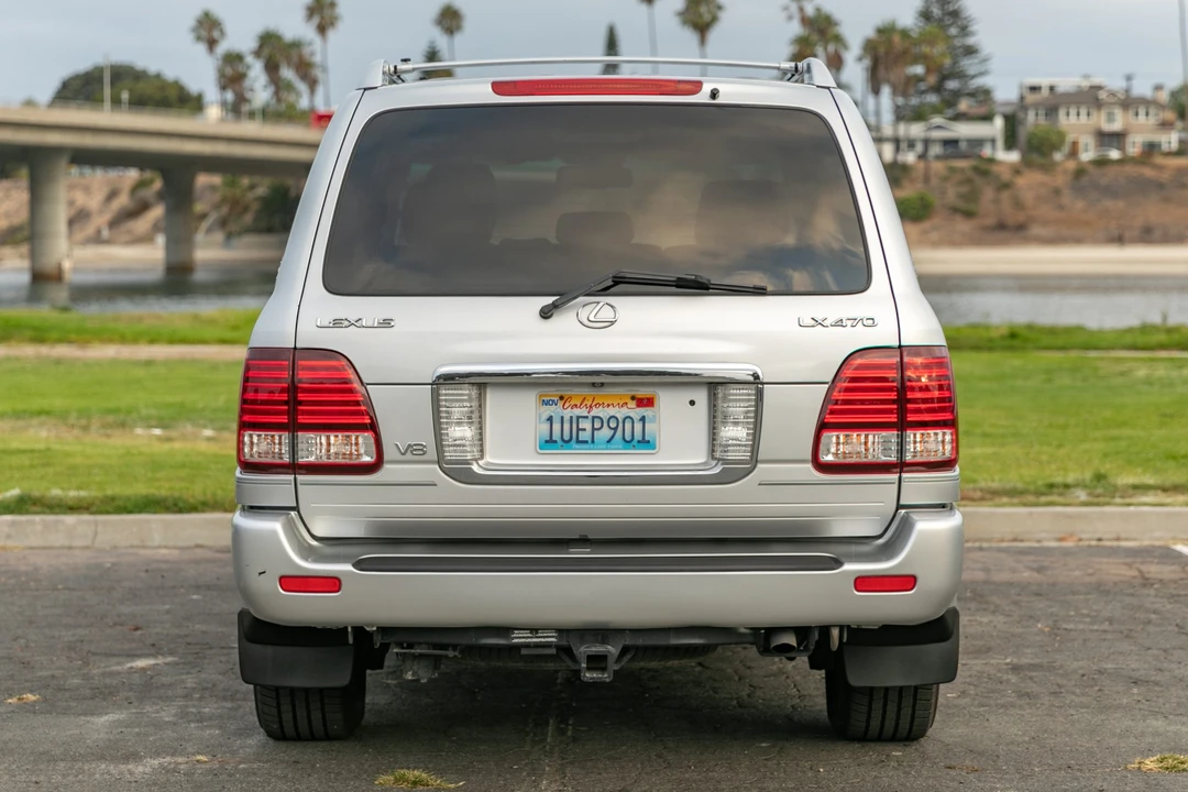 2006 Lexus LX 2nd Gen - Image 8 of 31