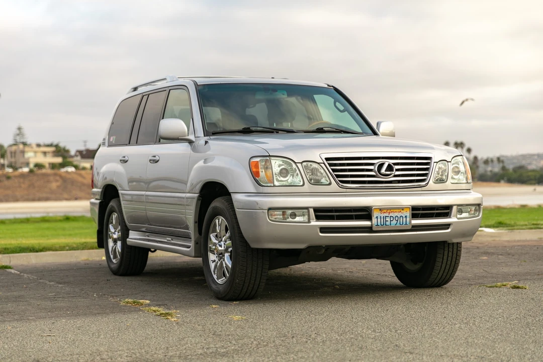 2006 Lexus LX 2nd Gen - Image 4 of 31