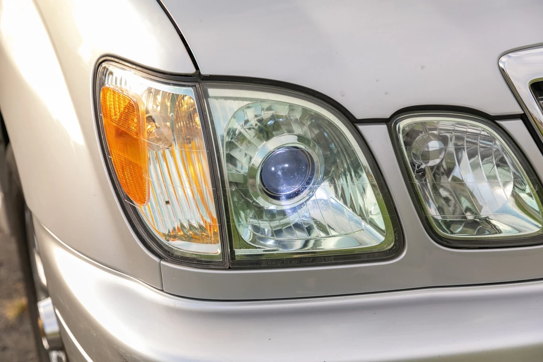 2006 Lexus LX 2nd Gen - Image 16 of 31