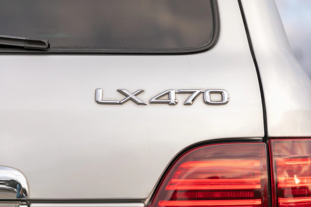 2006 Lexus LX 2nd Gen - Image 19 of 31