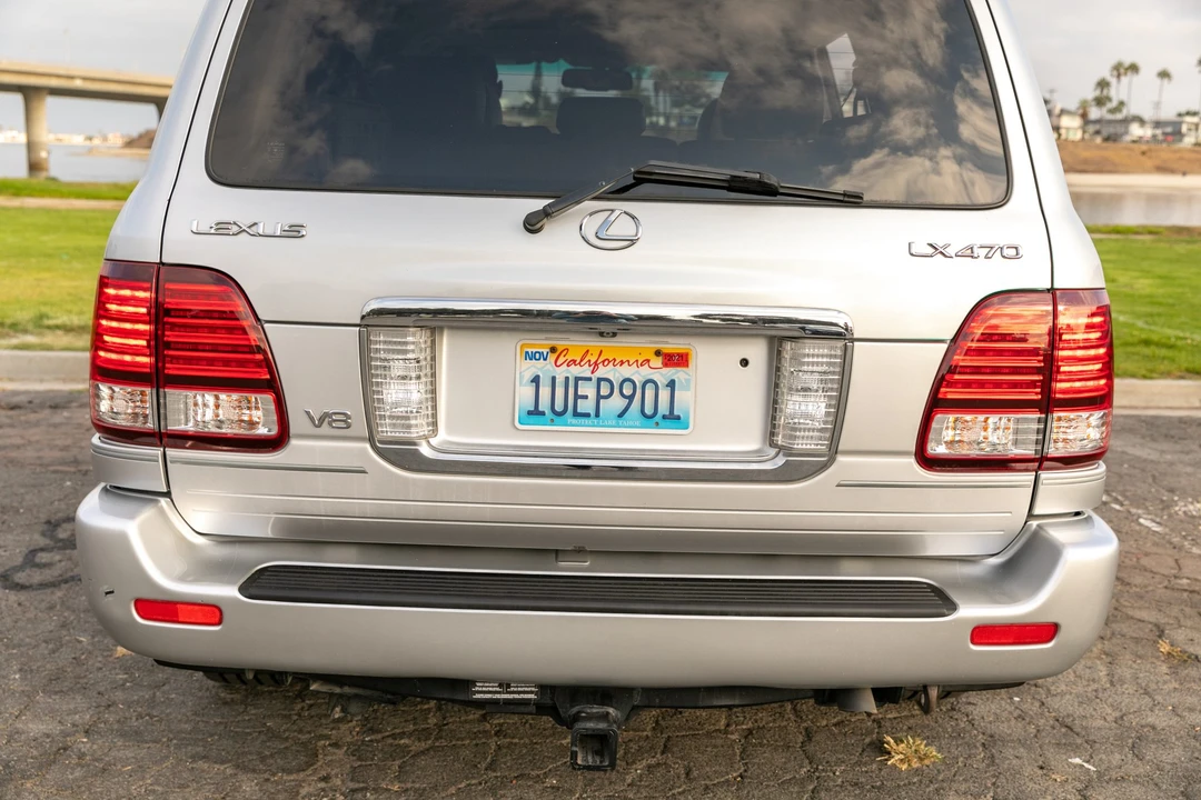 2006 Lexus LX 2nd Gen - Image 12 of 31
