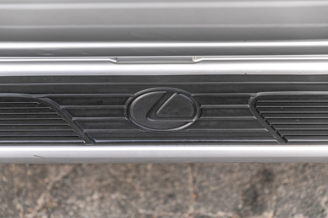 2006 Lexus LX 2nd Gen - Image 28 of 31