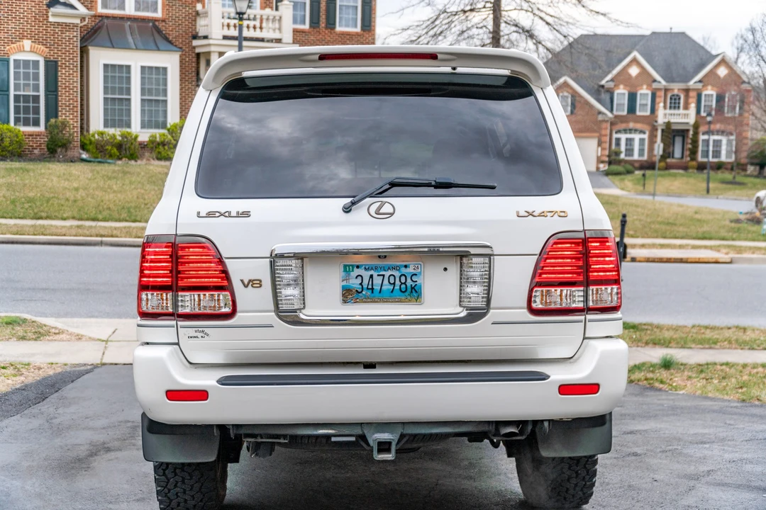 2006 Lexus LX 2nd Gen - Image 5 of 31