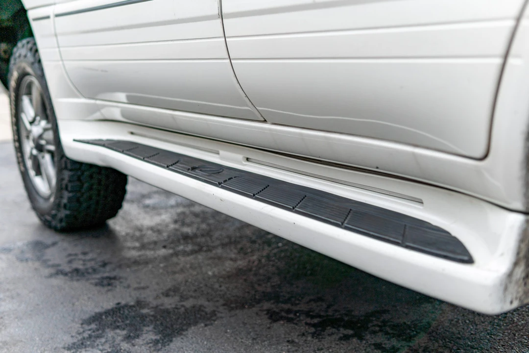 2006 Lexus LX 2nd Gen - Image 18 of 31